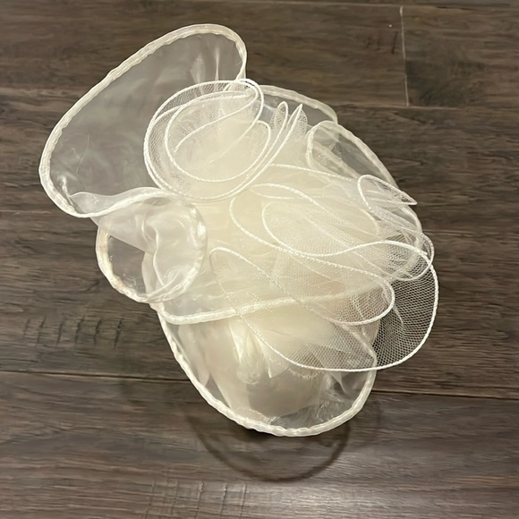 Things Remembered Ivory Heart Candle and Heart Tray and Heart Charm - Picture 2 of 11